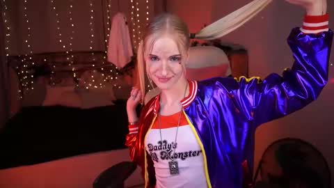  Monica  online show from October 28, 2025, 6:28 am