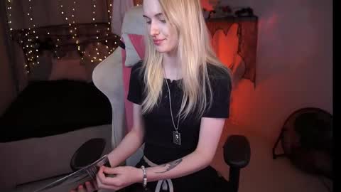  Monica  online show from October 29, 2025, 6:48 am