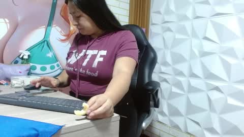 Snapshot of monickhotpri chatting on May 23, 2026, 5:45 am monickhotpri online show from May 23, 2026, 5:45 am