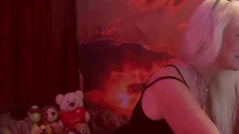 Monika    online show from October 14, 2025, 2:01 am