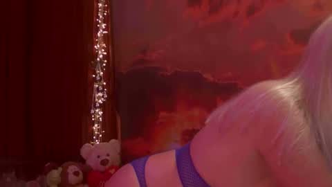 Monika    online show from December 14, 2025, 2:50 am