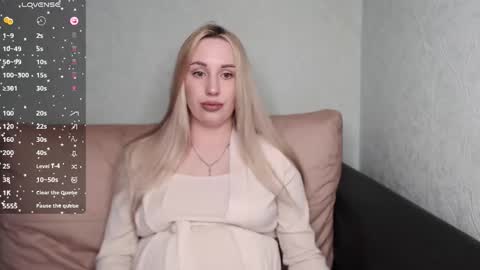 Monika online show from November 3, 2025, 12:17 pm