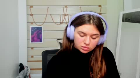 Monika online show from February 7, 2025, 9:15 pm