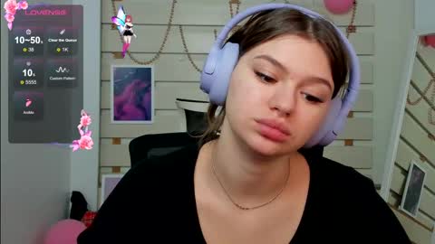 Monika online show from March 5, 2025, 1:50 pm