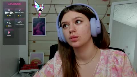 Monika online show from March 8, 2025, 5:43 pm