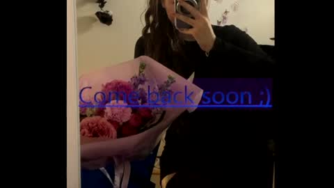 Snapshot of monika_youu chatting on May 6, 2026, 12:43 pm Monika online show from May 6, 2026, 12:43 pm