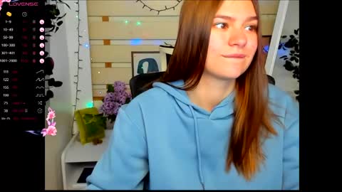 Snapshot of monika_youu chatting on May 14, 2026, 8:54 am Monika online show from May 14, 2026, 8:54 am