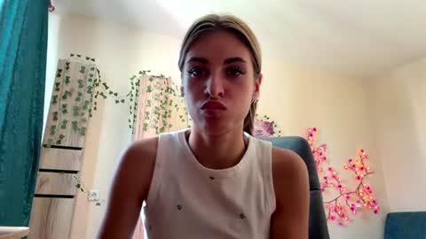 Snapshot of monikaanis chatting on July 29, 2026, 3:26 am Rossy online show from July 29, 2026, 3:26 am