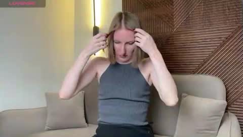 Snapshot of monikabos chatting on July 20, 2026, 9:39 pm MonikaBos online show from July 20, 2026, 9:39 pm
