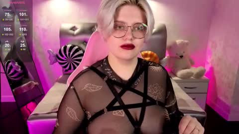 Snapshot of monikasweetie chatting on October 31, 2025, 9:10 am Monica online show from October 31, 2025, 9:10 am