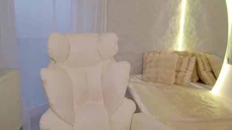 Ask me online show from December 21, 2025, 12:01 pm