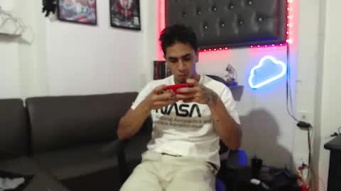 simon dice online show from February 19, 2025, 7:28 am