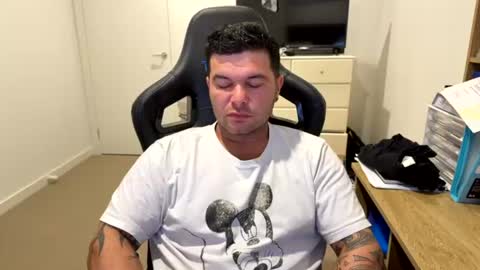 Snapshot of monkeydward1 chatting on June 20, 2026, 9:12 am monkeydward1 online show from June 20, 2026, 9:12 am