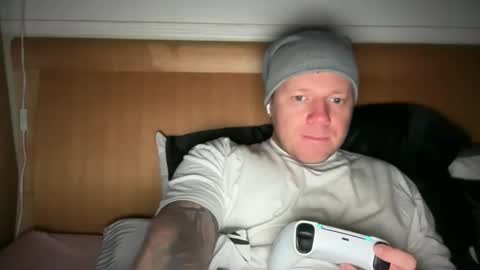 Snapshot of monster_d_ chatting on April 3, 2026, 3:59 am Monster D online show from April 3, 2026, 3:59 am