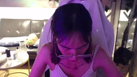 ELYSE A SIMPLE GIRL online show from December 2, 2024, 11:56 am