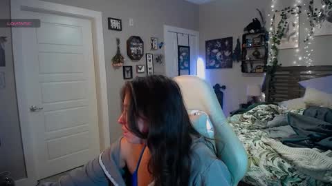 Lydia Mooney online show from January 17, 2025, 1:04 am