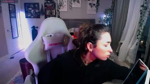 Lydia Mooney online show from January 30, 2025, 12:39 am