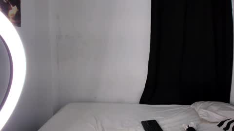 Snapshot of montes_juan chatting on September 19, 2025, 7:03 pm montes_juan online show from September 19, 2025, 7:03 pm