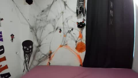 montes_juan online show from November 7, 2025, 8:09 pm