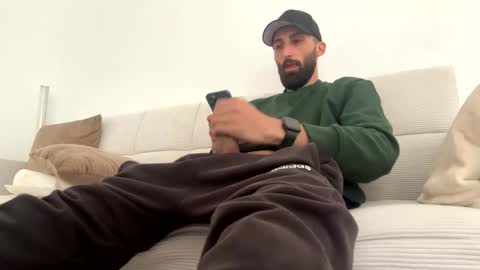 Snapshot of montii90 chatting on October 16, 2025, 10:38 am montii90 online show from October 16, 2025, 10:38 am