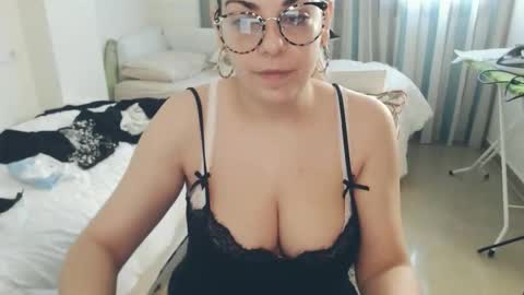 Monse online show from April 6, 2026, 7:42 am