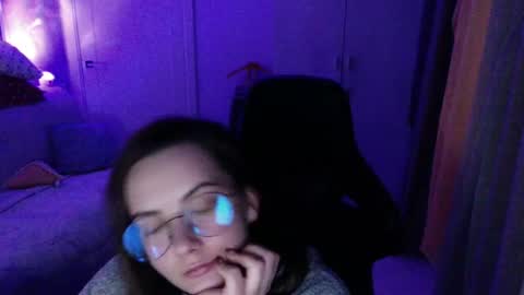 moodiemira online show from January 8, 2026, 8:22 pm