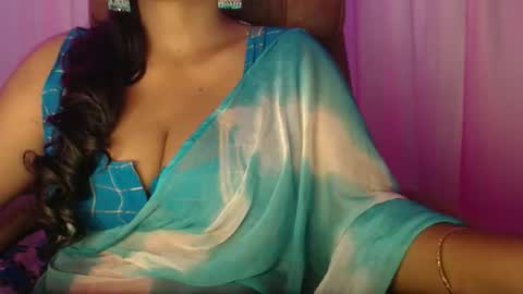 Snapshot of moody_maya chatting on October 8, 2025, 11:30 am Maya online show from October 8, 2025, 11:30 am