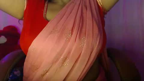 Snapshot of moody_maya chatting on October 14, 2025, 12:17 pm Maya online show from October 14, 2025, 12:17 pm