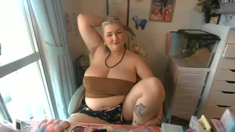 Snapshot of moojay00 chatting on July 9, 2026, 3:32 am Moo Jay online show from July 9, 2026, 3:32 am