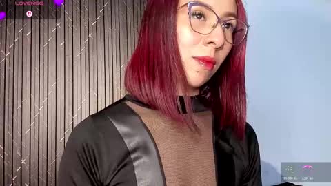 moolly_evanz online show from April 18, 2026, 4:55 pm