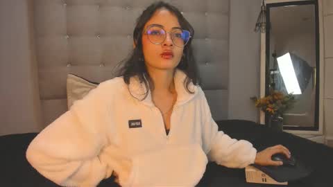 Elizabeth  online show from November 24, 2025, 7:13 pm