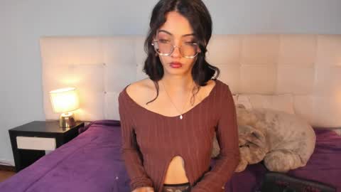 Elizabeth  online show from November 25, 2025, 7:14 pm