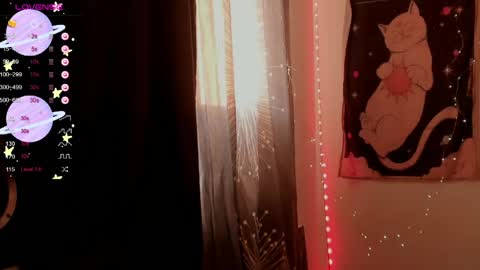 Snapshot of moon__girl chatting on May 8, 2026, 5:40 pm Roxy online show from May 8, 2026, 5:40 pm