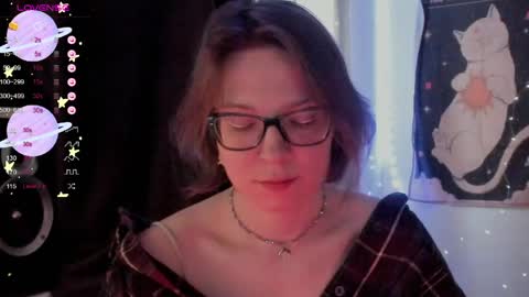 Snapshot of moon__girl chatting on May 24, 2026, 5:40 pm Roxy online show from May 24, 2026, 5:40 pm
