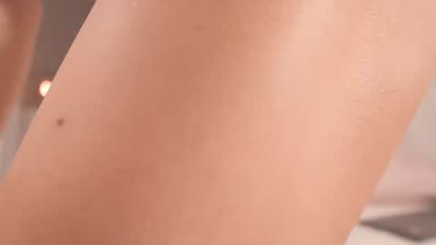 Snapshot of moon_angels chatting on June 10, 2026, 12:04 pm Angels online show from June 10, 2026, 12:04 pm