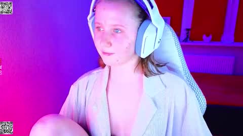 Lola online show from November 29, 2025, 3:26 pm