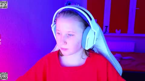 Lola online show from December 2, 2025, 5:41 pm