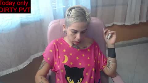 Snapshot of moon_cat85 chatting on May 31, 2026, 3:19 pm Luna online show from May 31, 2026, 3:19 pm