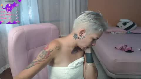 Luna online show from June 19, 2026, 2:43 pm