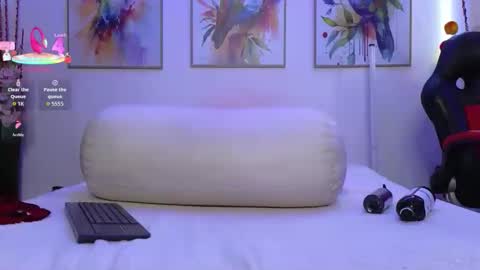 Moon online show from March 6, 2026, 2:02 pm