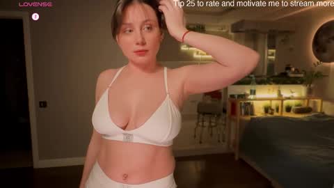 Luna  online show from March 8, 2026, 5:06 pm