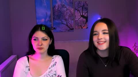 moon_sana online show from October 14, 2025, 10:16 am