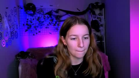 moon_sana online show from October 26, 2025, 10:32 am