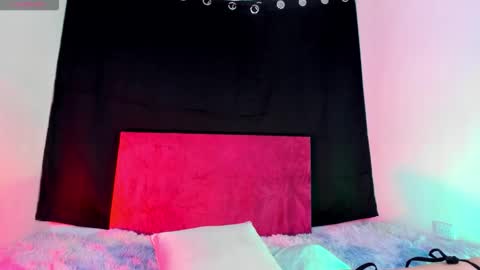 Sofii   model Independent online show from December 16, 2025, 7:08 pm