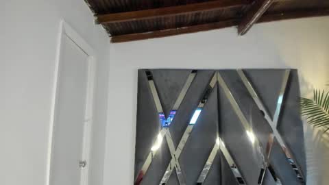 Luna  online show from November 15, 2025, 3:52 pm