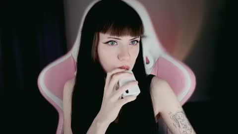 Snapshot of moon_velvet chatting on June 14, 2026, 7:27 pm sophie online show from June 14, 2026, 7:27 pm