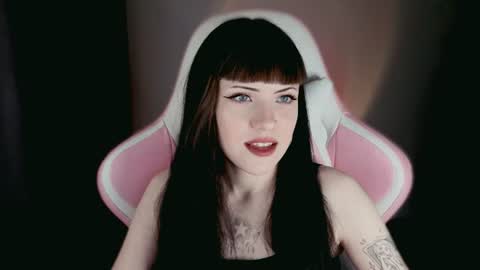 Snapshot of moon_velvet chatting on June 17, 2026, 7:48 pm sophie online show from June 17, 2026, 7:48 pm