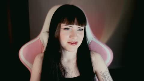 Snapshot of moon_velvet chatting on June 23, 2026, 9:46 pm sophie online show from June 23, 2026, 9:46 pm