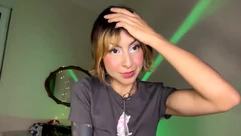 Cinna online show from November 19, 2025, 11:16 pm