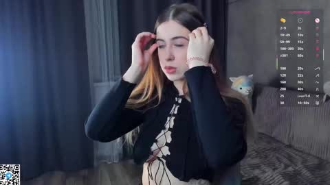 Snapshot of mooncutie_girl chatting on November 12, 2025, 12:05 pm Sophia online show from November 12, 2025, 12:05 pm